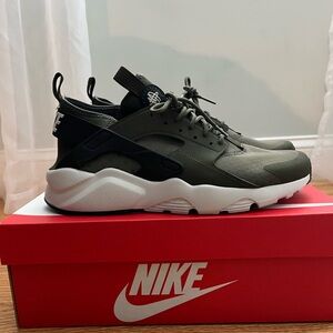 Nike Huarache Ultra Cargo Khaki Size 10
